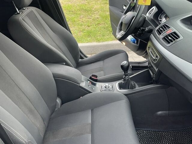 Синій Рено Меган, об'ємом двигуна 1.9 л та пробігом 300 тис. км за 6500 $, фото 7 на Automoto.ua