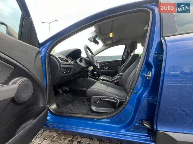 Синій Рено Меган, об'ємом двигуна 1.6 л та пробігом 252 тис. км за 6750 $, фото 35 на Automoto.ua