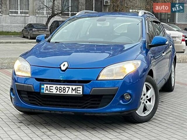 Синий Рено Меган, объемом двигателя 1.46 л и пробегом 310 тыс. км за 7700 $, фото 3 на Automoto.ua