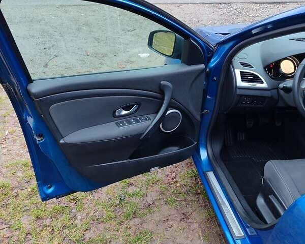 Синий Рено Меган, объемом двигателя 1.6 л и пробегом 201 тыс. км за 6499 $, фото 4 на Automoto.ua