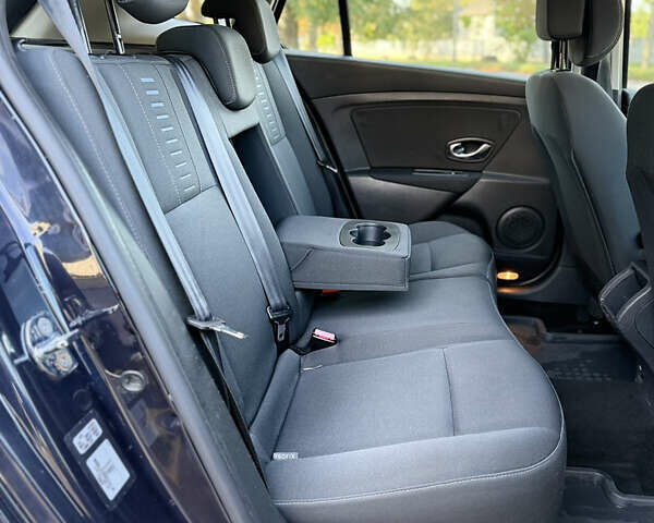 Синий Рено Меган, объемом двигателя 1.6 л и пробегом 190 тыс. км за 7450 $, фото 17 на Automoto.ua