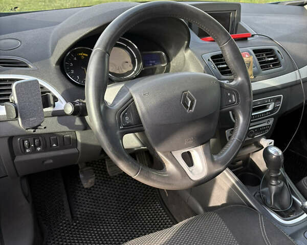 Синий Рено Меган, объемом двигателя 1.5 л и пробегом 285 тыс. км за 6800 $, фото 11 на Automoto.ua