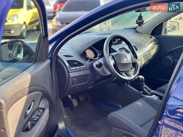 Синій Рено Меган, об'ємом двигуна 1.6 л та пробігом 176 тис. км за 6800 $, фото 6 на Automoto.ua