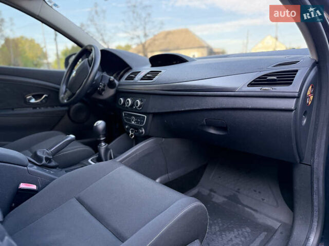 Синий Рено Меган, объемом двигателя 1.6 л и пробегом 190 тыс. км за 7450 $, фото 14 на Automoto.ua