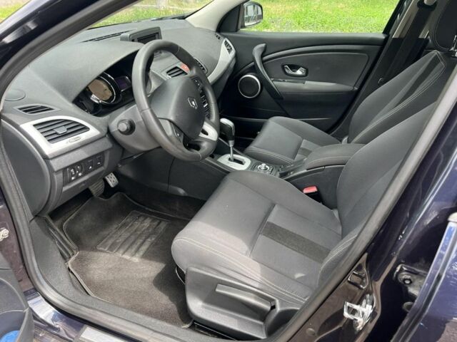 Синий Рено Меган, объемом двигателя 1.5 л и пробегом 218 тыс. км за 6100 $, фото 5 на Automoto.ua