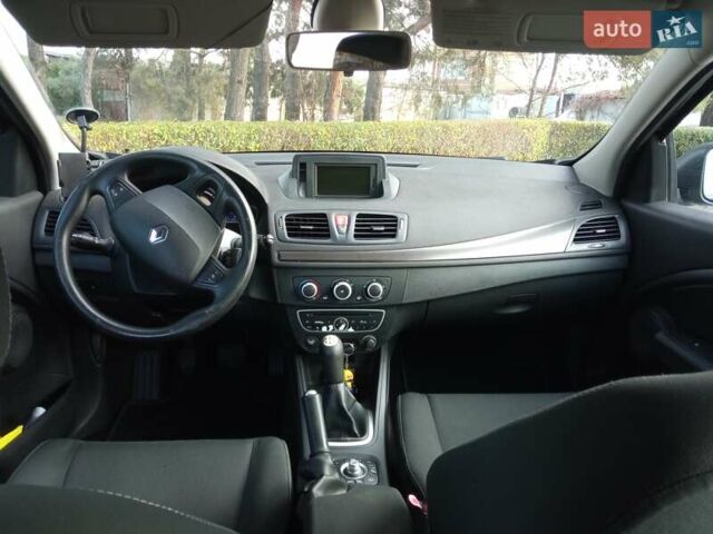 Синій Рено Меган, об'ємом двигуна 1.46 л та пробігом 228 тис. км за 6999 $, фото 9 на Automoto.ua