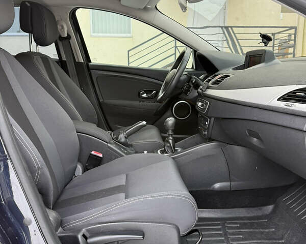 Синий Рено Меган, объемом двигателя 1.5 л и пробегом 260 тыс. км за 7399 $, фото 38 на Automoto.ua