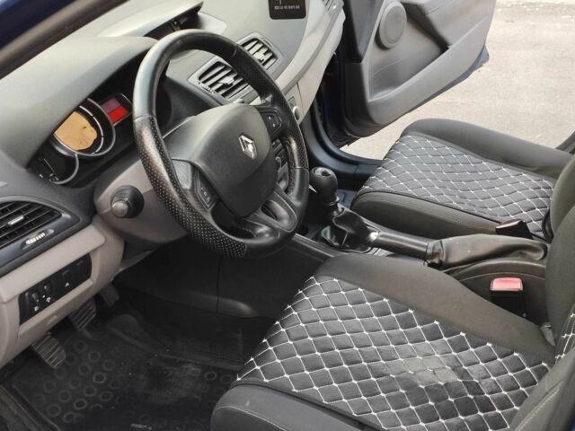 Синий Рено Меган, объемом двигателя 1.5 л и пробегом 245 тыс. км за 6500 $, фото 6 на Automoto.ua