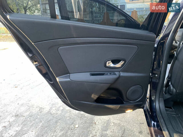 Синій Рено Меган, об'ємом двигуна 1.46 л та пробігом 260 тис. км за 7599 $, фото 23 на Automoto.ua