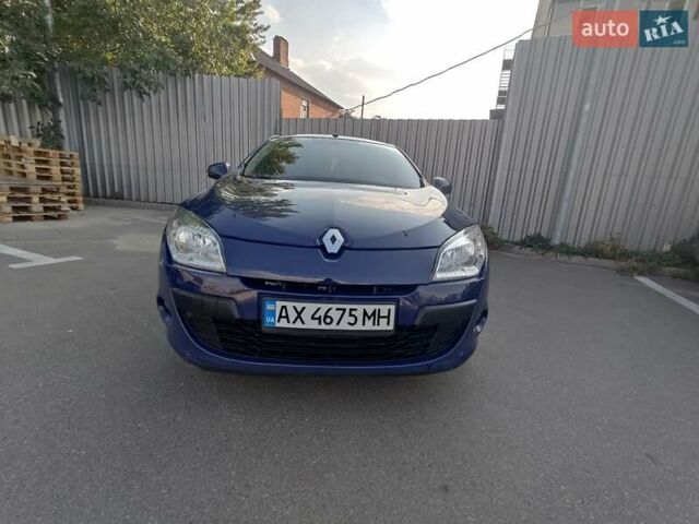 Синий Рено Меган, объемом двигателя 1.5 л и пробегом 249 тыс. км за 7000 $, фото 2 на Automoto.ua