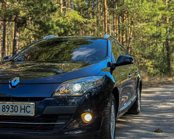 Синий Рено Меган, объемом двигателя 1.4 л и пробегом 214 тыс. км за 5200 $, фото 3 на Automoto.ua
