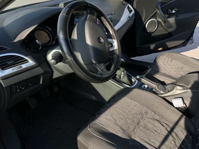 Синий Рено Меган, объемом двигателя 1.5 л и пробегом 244 тыс. км за 6900 $, фото 10 на Automoto.ua