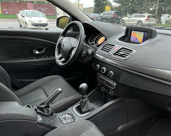 Синий Рено Меган, объемом двигателя 1.5 л и пробегом 270 тыс. км за 3899 $, фото 12 на Automoto.ua