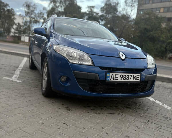 Синий Рено Меган, объемом двигателя 1.46 л и пробегом 285 тыс. км за 7500 $, фото 5 на Automoto.ua
