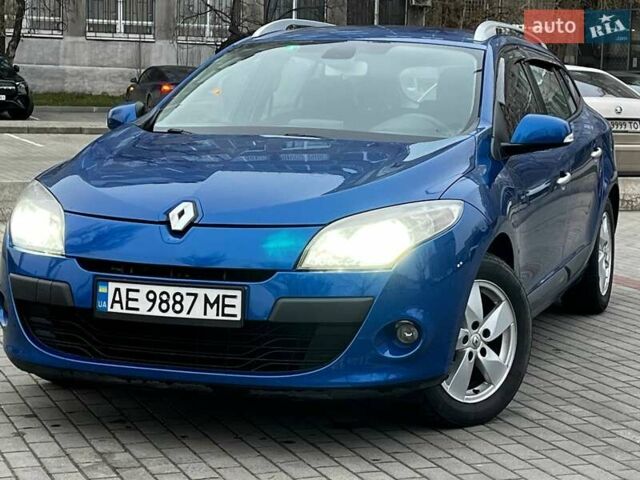 Синий Рено Меган, объемом двигателя 1.46 л и пробегом 310 тыс. км за 7700 $, фото 2 на Automoto.ua