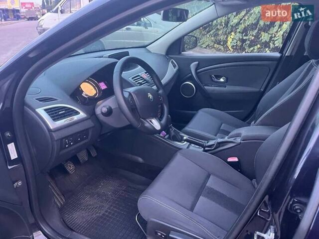 Синий Рено Меган, объемом двигателя 1.46 л и пробегом 318 тыс. км за 6200 $, фото 4 на Automoto.ua