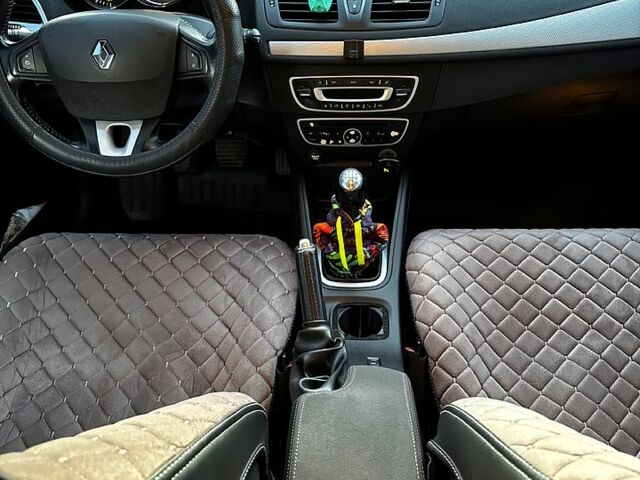 Синий Рено Меган, объемом двигателя 1.5 л и пробегом 215 тыс. км за 6500 $, фото 9 на Automoto.ua