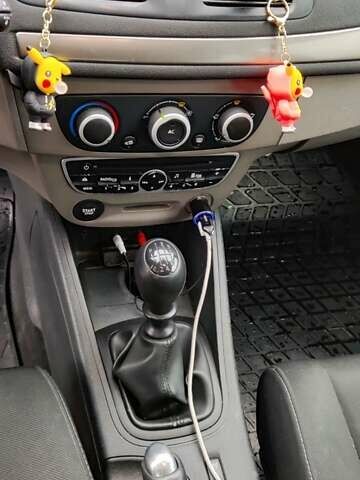 Синій Рено Меган, об'ємом двигуна 1.46 л та пробігом 303 тис. км за 5000 $, фото 22 на Automoto.ua