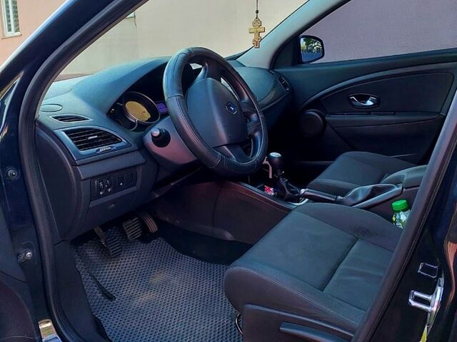 Синій Рено Меган, об'ємом двигуна 1.5 л та пробігом 357 тис. км за 6000 $, фото 4 на Automoto.ua