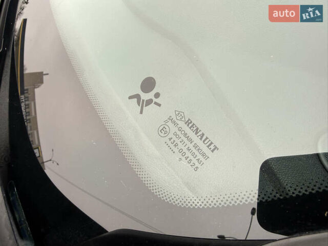 Синий Рено Меган, объемом двигателя 1.6 л и пробегом 178 тыс. км за 6800 $, фото 11 на Automoto.ua