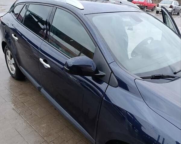 Синий Рено Меган, объемом двигателя 1.46 л и пробегом 241 тыс. км за 7000 $, фото 2 на Automoto.ua