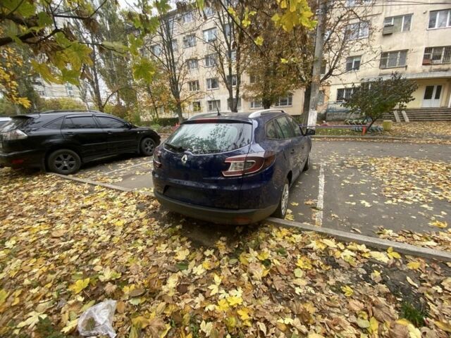 Синий Рено Меган, объемом двигателя 1.5 л и пробегом 300 тыс. км за 5999 $, фото 2 на Automoto.ua