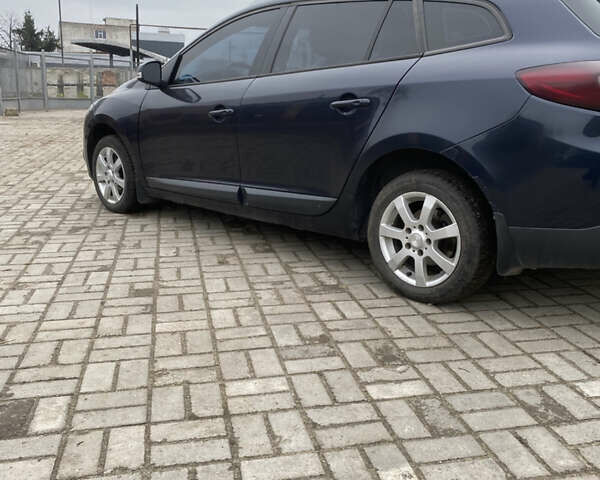 Синий Рено Меган, объемом двигателя 1.46 л и пробегом 251 тыс. км за 5999 $, фото 4 на Automoto.ua