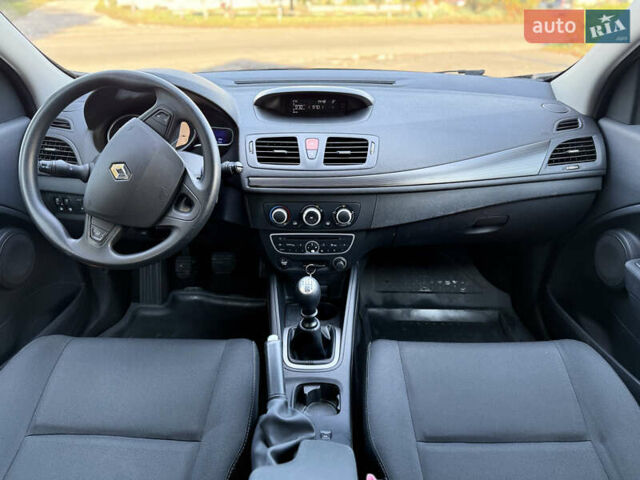 Синий Рено Меган, объемом двигателя 1.6 л и пробегом 190 тыс. км за 7450 $, фото 11 на Automoto.ua