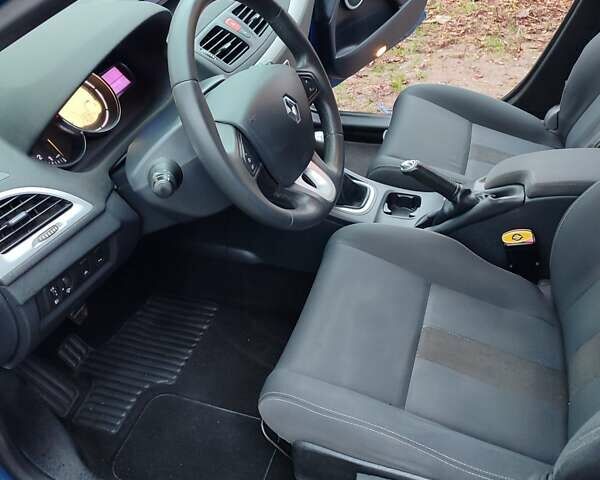 Синий Рено Меган, объемом двигателя 1.6 л и пробегом 201 тыс. км за 6499 $, фото 6 на Automoto.ua