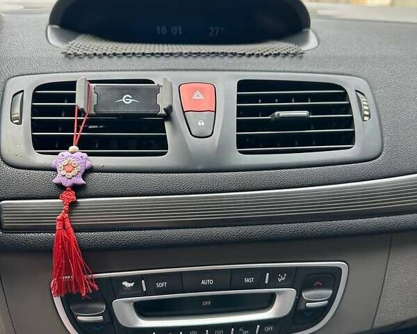 Синий Рено Меган, объемом двигателя 1.46 л и пробегом 274 тыс. км за 6700 $, фото 19 на Automoto.ua