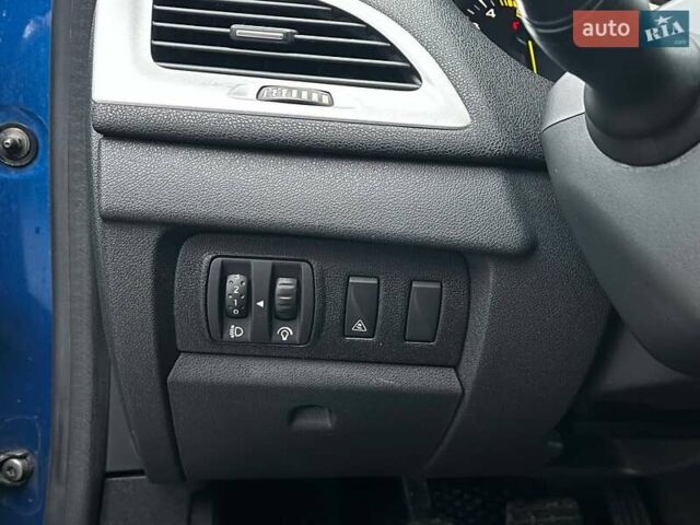 Синий Рено Меган, объемом двигателя 1.46 л и пробегом 310 тыс. км за 7700 $, фото 18 на Automoto.ua