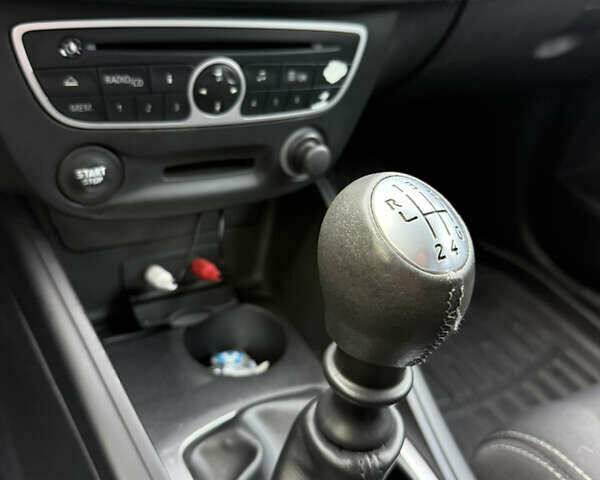 Синий Рено Меган, объемом двигателя 1.5 л и пробегом 260 тыс. км за 7399 $, фото 46 на Automoto.ua