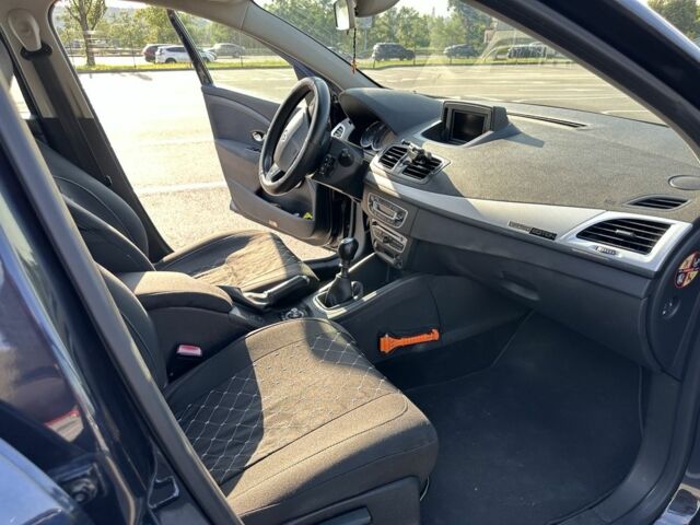 Синий Рено Меган, объемом двигателя 1.5 л и пробегом 244 тыс. км за 6900 $, фото 11 на Automoto.ua