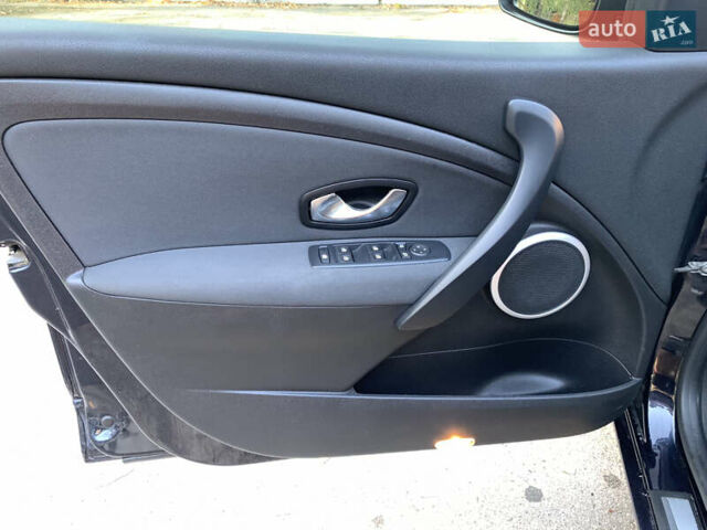 Синій Рено Меган, об'ємом двигуна 1.46 л та пробігом 260 тис. км за 7599 $, фото 21 на Automoto.ua