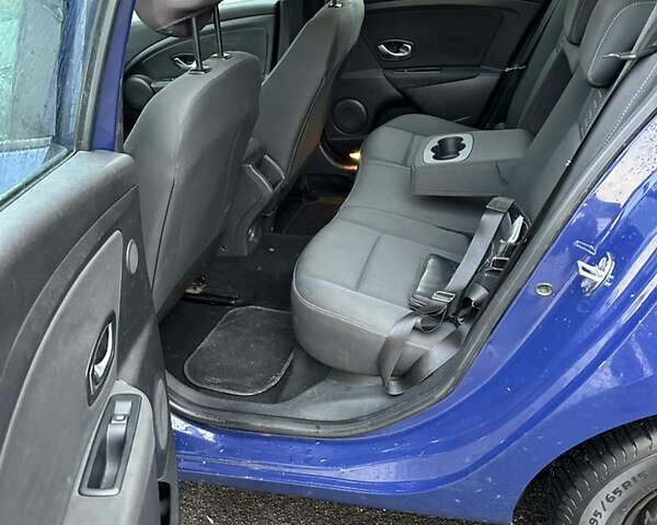 Синий Рено Меган, объемом двигателя 1.5 л и пробегом 270 тыс. км за 3899 $, фото 7 на Automoto.ua