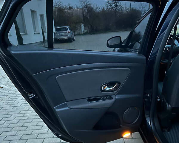 Синий Рено Меган, объемом двигателя 1.46 л и пробегом 278 тыс. км за 6900 $, фото 10 на Automoto.ua