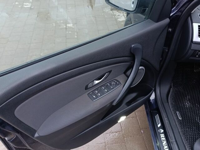 Синій Рено Меган, об'ємом двигуна 1.5 л та пробігом 241 тис. км за 7500 $, фото 4 на Automoto.ua