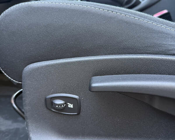 Синий Рено Меган, объемом двигателя 1.6 л и пробегом 190 тыс. км за 7450 $, фото 24 на Automoto.ua