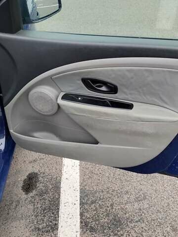 Синій Рено Меган, об'ємом двигуна 1.46 л та пробігом 303 тис. км за 5000 $, фото 25 на Automoto.ua