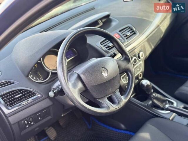 Синій Рено Меган, об'ємом двигуна 1.6 л та пробігом 176 тис. км за 6800 $, фото 7 на Automoto.ua