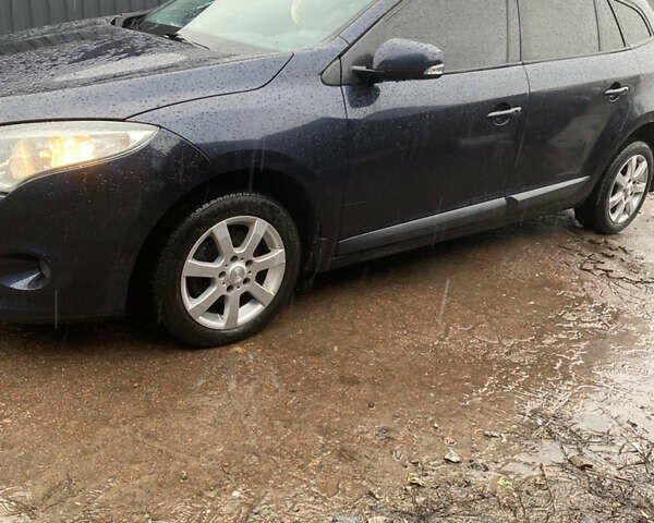 Синий Рено Меган, объемом двигателя 1.46 л и пробегом 251 тыс. км за 5999 $, фото 6 на Automoto.ua