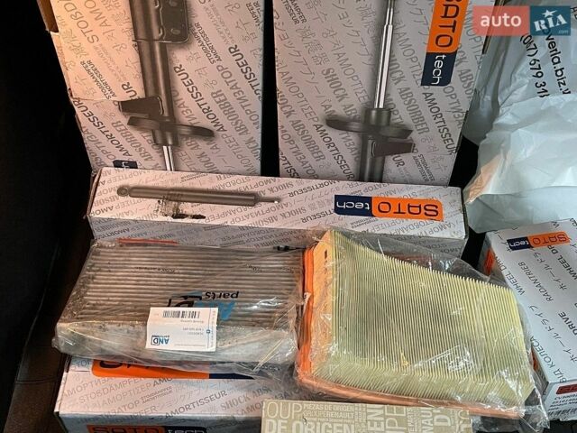 Синій Рено Меган, об'ємом двигуна 1.6 л та пробігом 172 тис. км за 7800 $, фото 100 на Automoto.ua