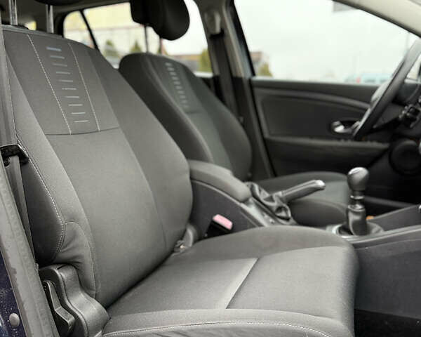 Синий Рено Меган, объемом двигателя 1.6 л и пробегом 141 тыс. км за 7750 $, фото 21 на Automoto.ua