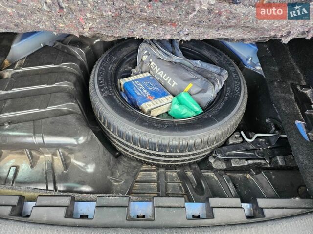 Синій Рено Меган, об'ємом двигуна 1.46 л та пробігом 221 тис. км за 7800 $, фото 5 на Automoto.ua