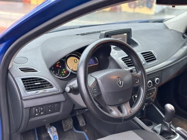 Синий Рено Меган, объемом двигателя 1.5 л и пробегом 270 тыс. км за 5700 $, фото 5 на Automoto.ua