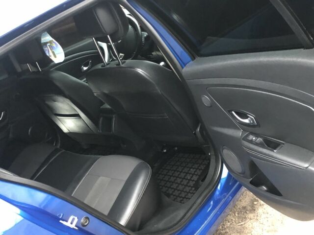 Синий Рено Меган, объемом двигателя 1.5 л и пробегом 340 тыс. км за 7800 $, фото 4 на Automoto.ua