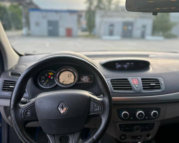 Рено Меган 2011 у Дніпро (Дніпропетровську) на Automoto.ua Синій Рено Меган, об'ємом двигуна 1.5 л та пробігом 231 тис. км за 7300 $, фото 11 на Automoto.ua
