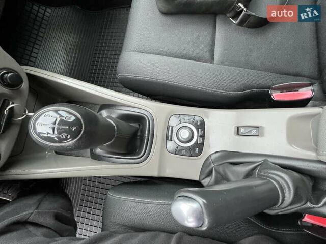 Синий Рено Меган, объемом двигателя 1.6 л и пробегом 150 тыс. км за 7200 $, фото 37 на Automoto.ua