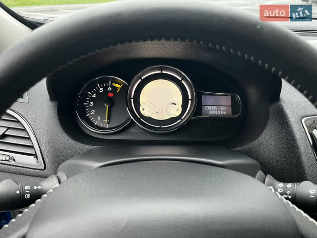 Синий Рено Меган, объемом двигателя 1.4 л и пробегом 238 тыс. км за 6999 $, фото 44 на Automoto.ua