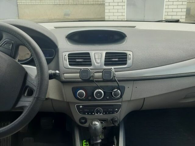 Синій Рено Меган, об'ємом двигуна 1.5 л та пробігом 360 тис. км за 5500 $, фото 4 на Automoto.ua